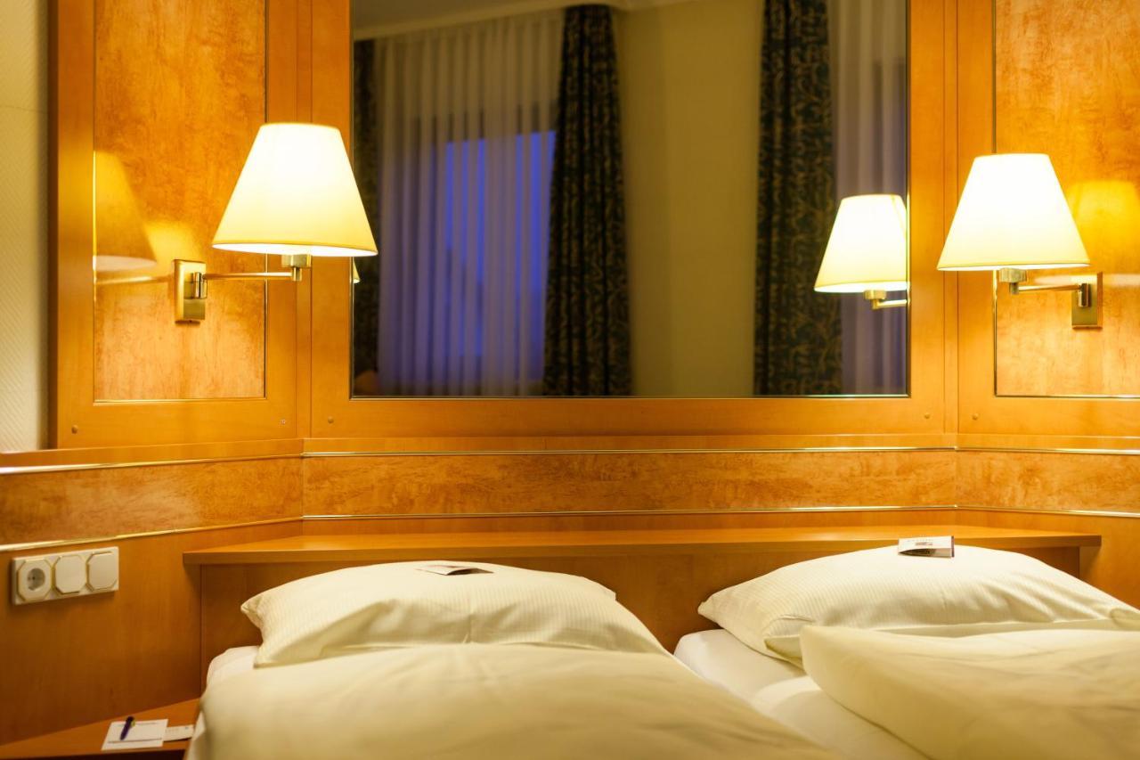 Hotel-Restaurant Zur Krone Löhnberg Cameră foto