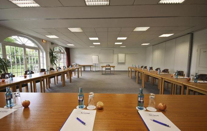 Hotel-Restaurant Zur Krone Löhnberg Afaceri foto