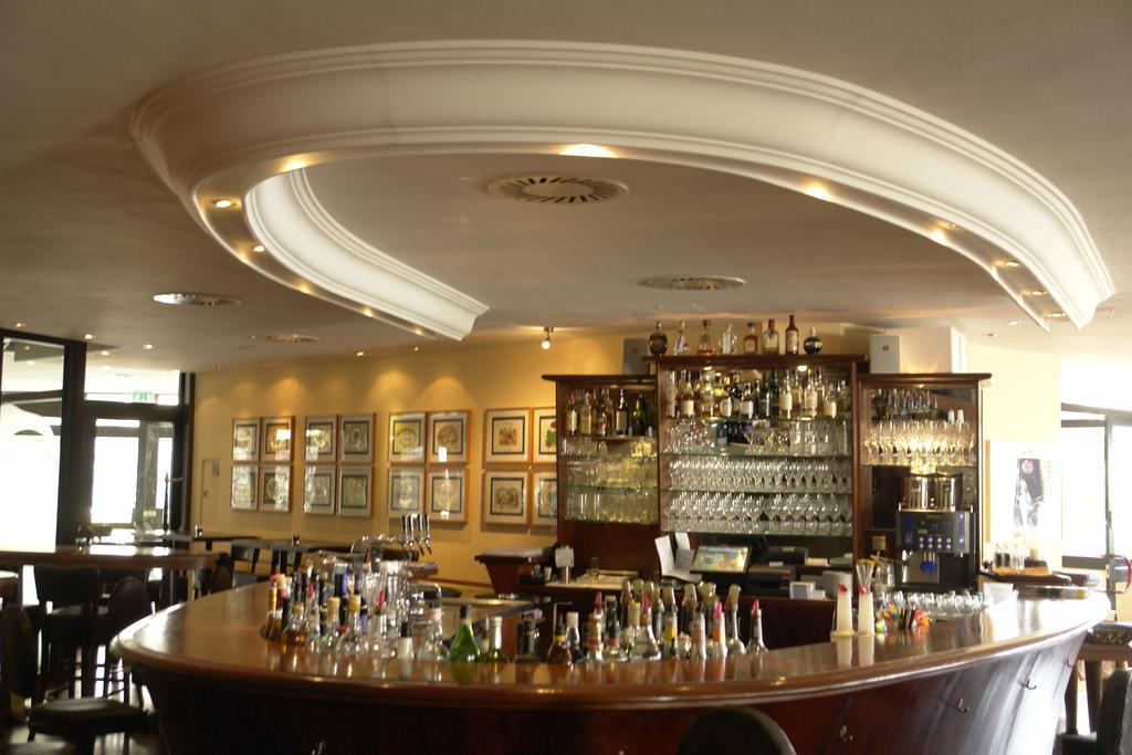 Hotel-Restaurant Zur Krone Löhnberg Exterior foto
