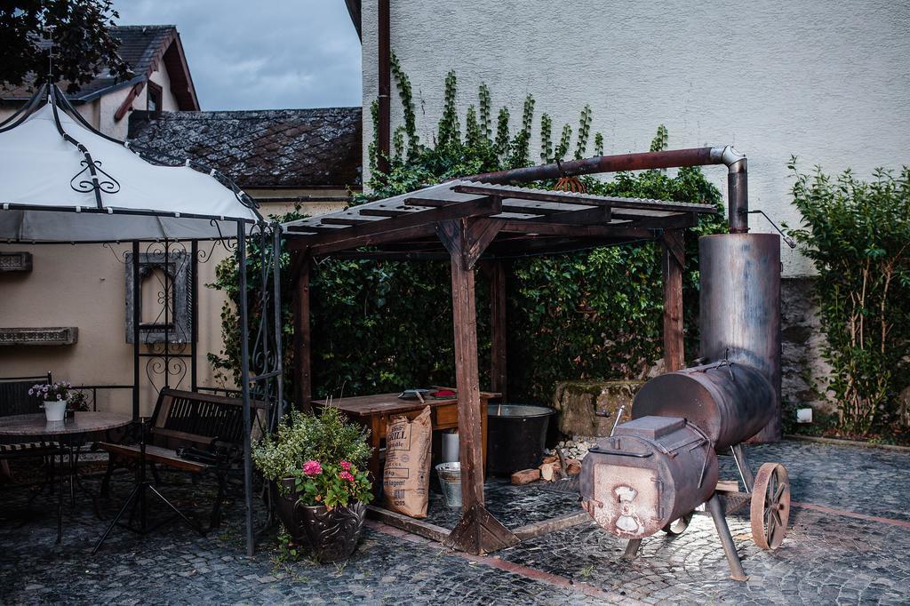 Hotel-Restaurant Zur Krone Löhnberg Exterior foto